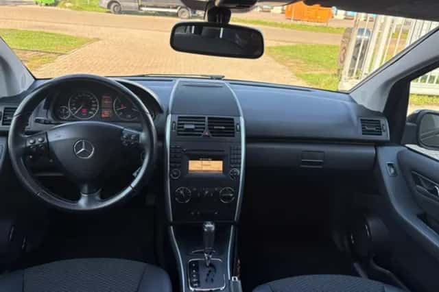 Mercedes-Benz A-Klasse (2011) thumbnail 6