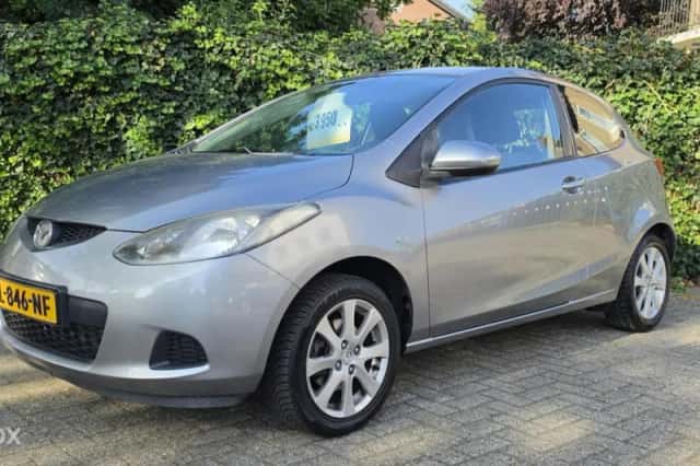 Mazda 2 (2009) thumbnail 1