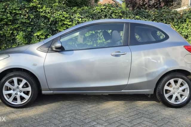 Mazda 2 (2009) thumbnail 6