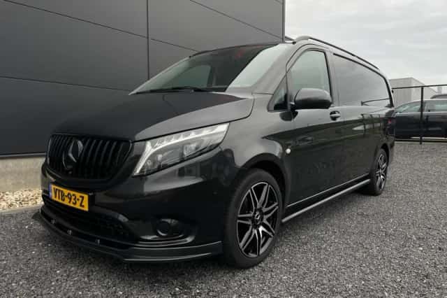 Mercedes-Benz Vito (2023) thumbnail 2