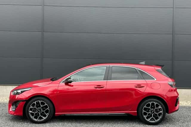 Kia Ceed (2024) thumbnail 3