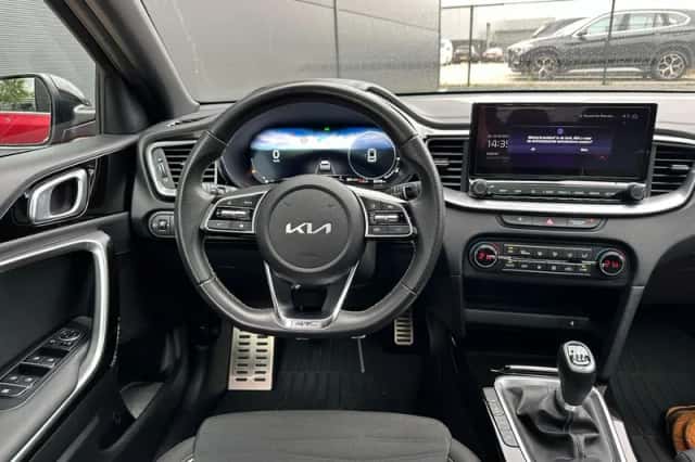 Kia Ceed (2024) thumbnail 5