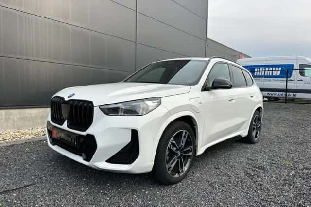 BMW X1 (2023) thumbnail 2