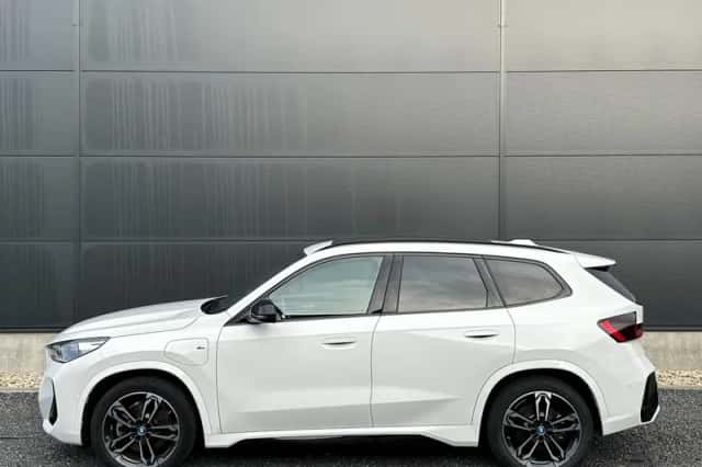 BMW X1 (2023) thumbnail 3