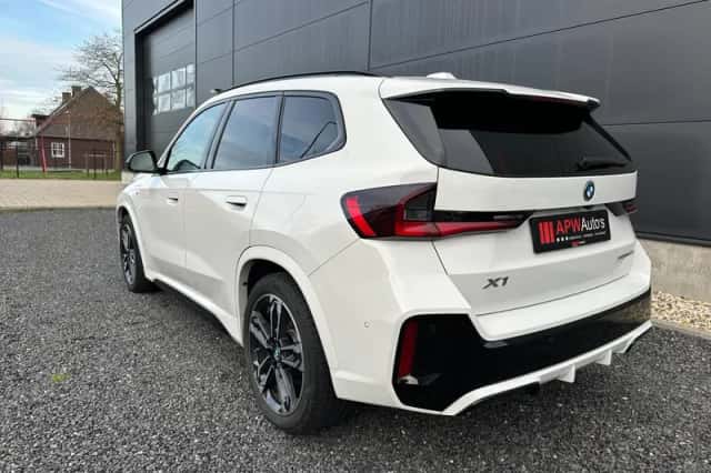 BMW X1 (2023) thumbnail 4