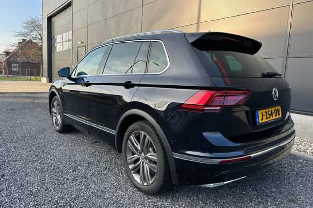Volkswagen Tiguan (2018) thumbnail 4