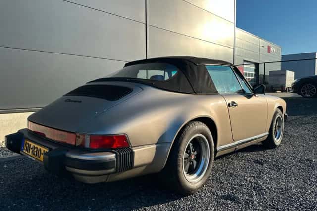 Porsche 911 (1984) thumbnail 5