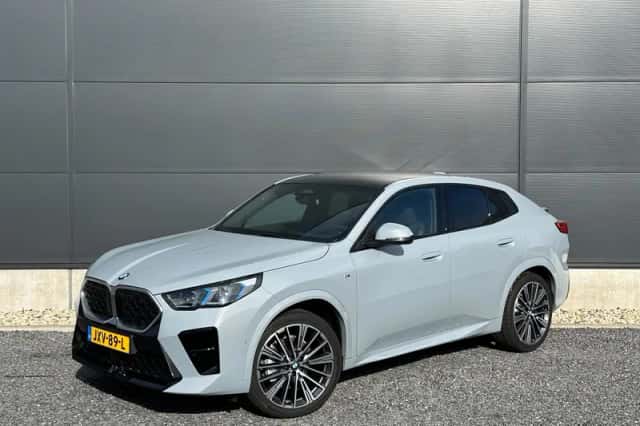 BMW X2 (2025) thumbnail 1