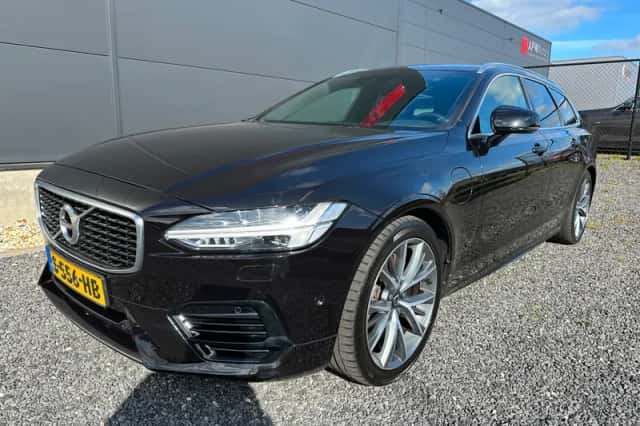Volvo V90 (2018) thumbnail 2