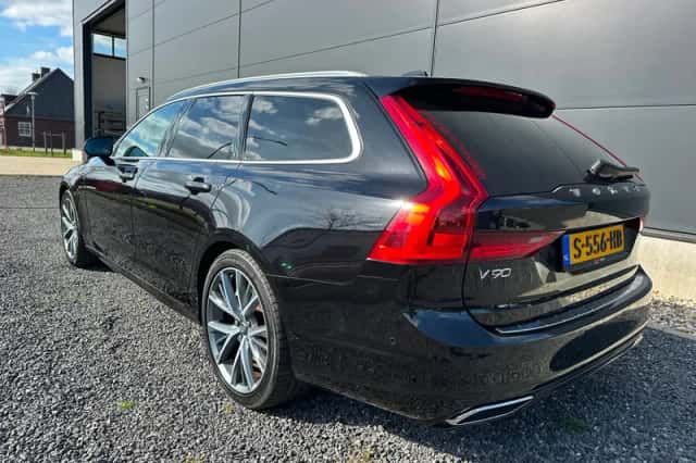 Volvo V90 (2018) thumbnail 4