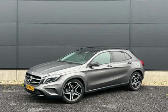Mercedes-Benz GLA-Klasse (2014) thumbnail 1