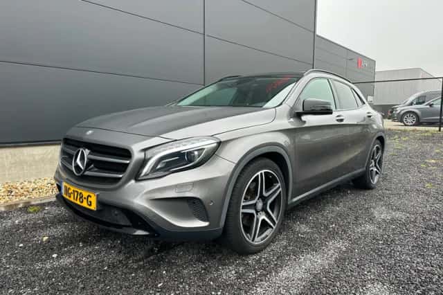 Mercedes-Benz GLA-Klasse (2014) thumbnail 2