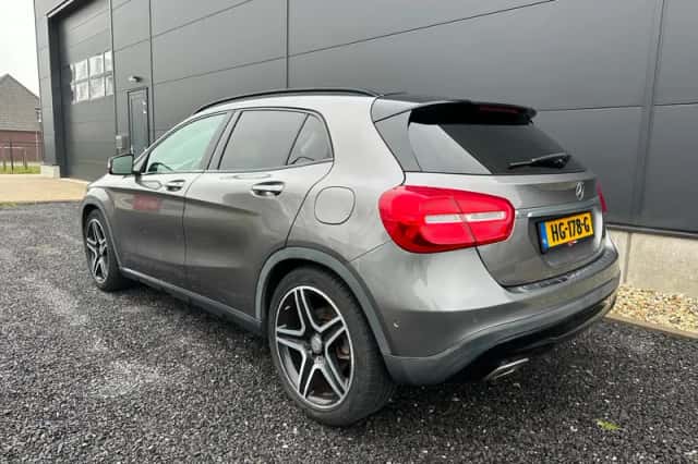 Mercedes-Benz GLA-Klasse (2014) thumbnail 4