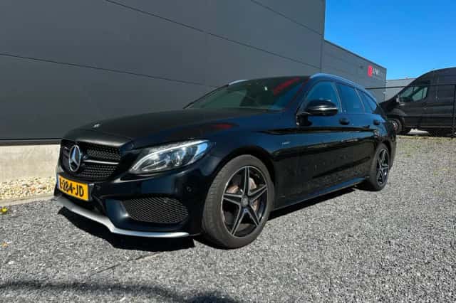 Mercedes-Benz C-Klasse (2016) thumbnail 2