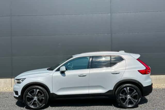 Volvo XC40 (2019) thumbnail 3
