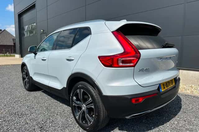 Volvo XC40 (2019) thumbnail 4