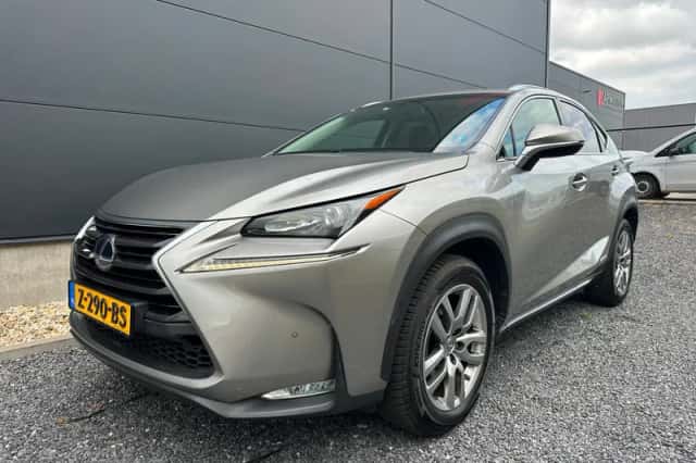 Lexus NX (2017) thumbnail 2