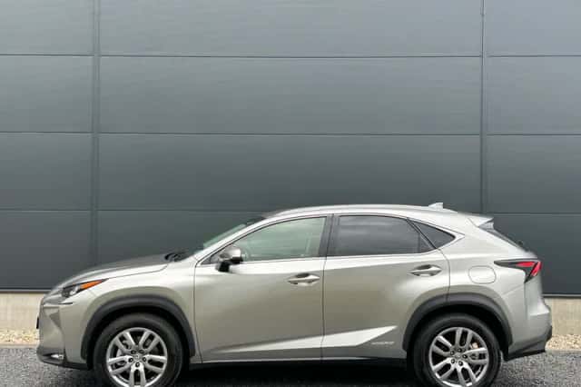 Lexus NX (2017) thumbnail 3