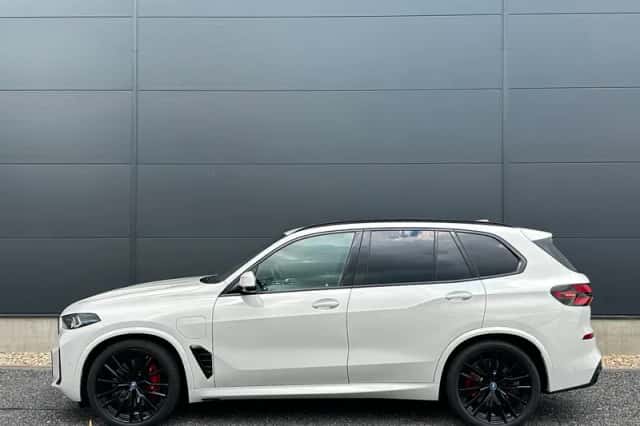 BMW X5 (2024) thumbnail 3