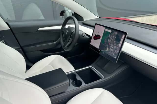 Tesla Model 3 (2021) thumbnail 5
