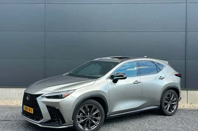 Lexus NX (2024) thumbnail 1