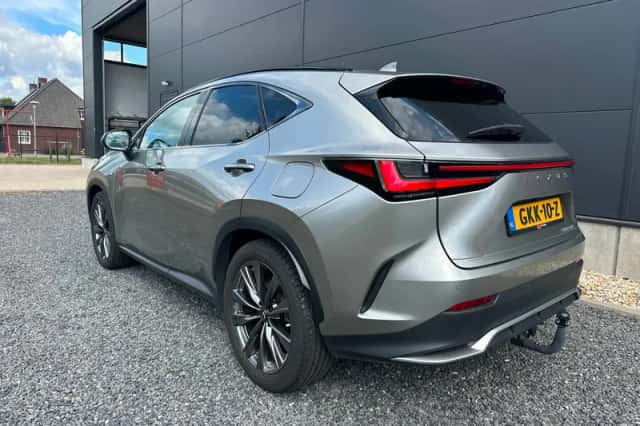 Lexus NX (2024) thumbnail 4