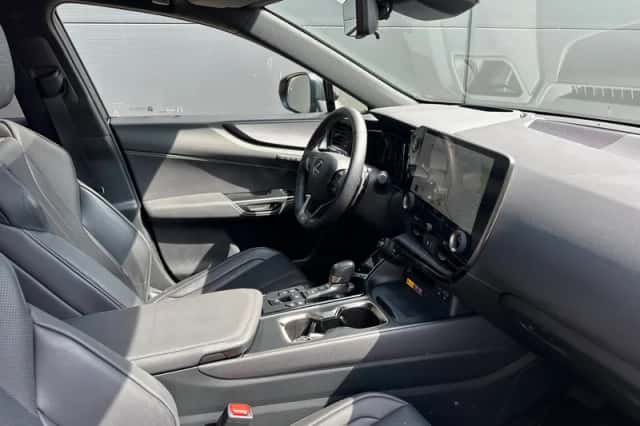Lexus NX (2024) thumbnail 5