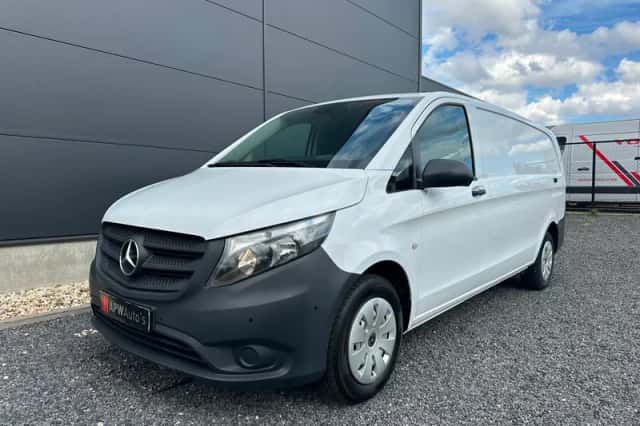 Mercedes-Benz Vito (2024) thumbnail 2