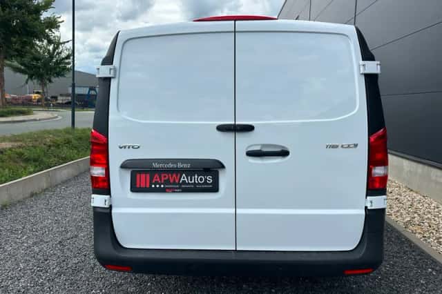 Mercedes-Benz Vito (2024) thumbnail 4