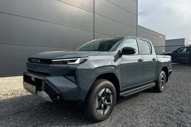 Toyota Hilux (2026) thumbnail 2