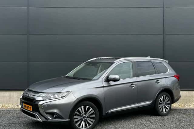 Mitsubishi Outlander (2019) thumbnail 1