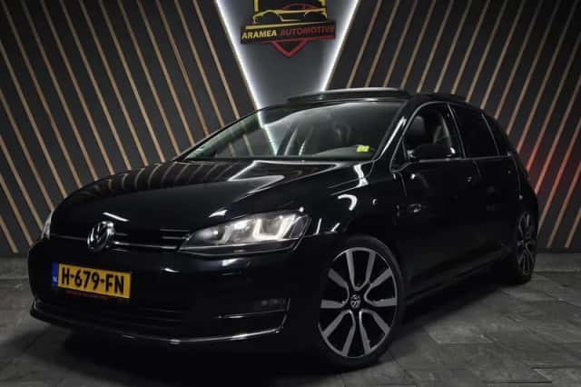 Volkswagen Golf (2013) thumbnail 4