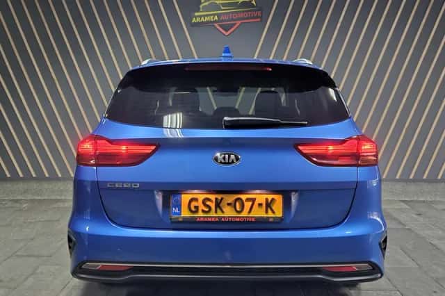 Kia Ceed (2021) thumbnail 2