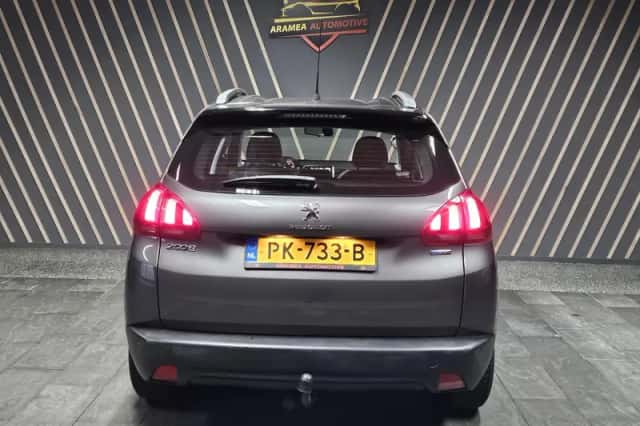 Peugeot 2008 (2017) thumbnail 2