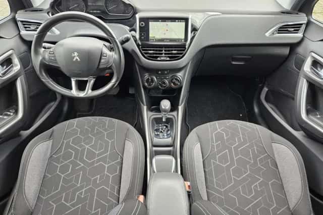 Peugeot 2008 (2017) thumbnail 3