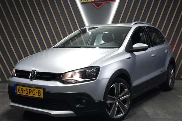 Volkswagen Polo (2011) thumbnail 4