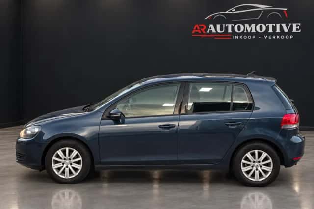 Volkswagen Golf (2011) thumbnail 2