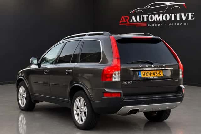 Volvo XC90 (2012) thumbnail 3