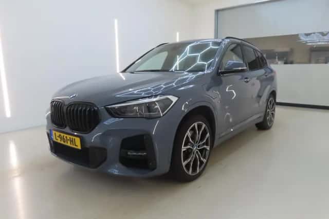 BMW X1 (2021) thumbnail 2