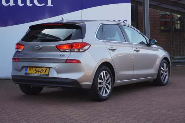Hyundai i30 (2018) thumbnail 3