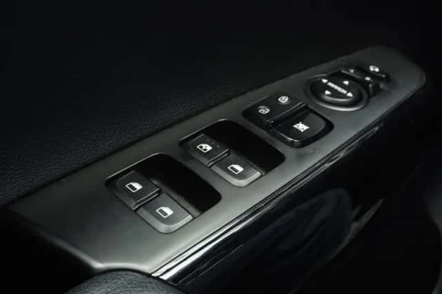 Kia Picanto (2021) thumbnail 5
