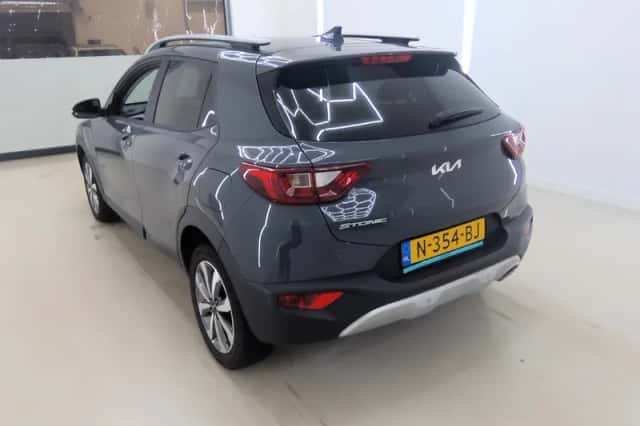 Kia Stonic (2021) thumbnail 2