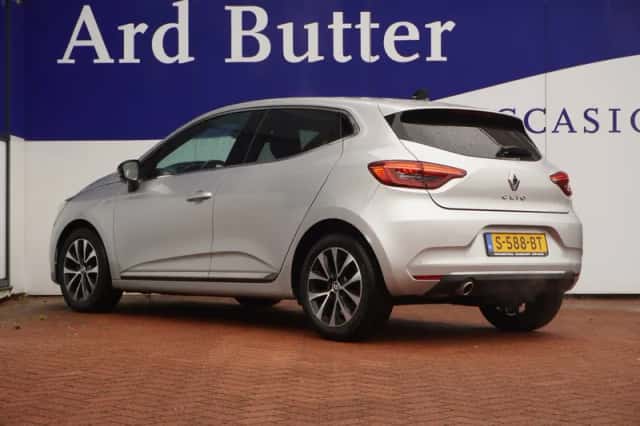 Renault Clio (2023) thumbnail 4