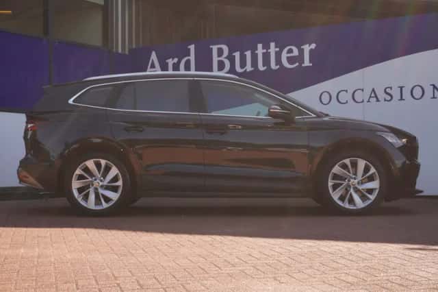 Škoda Enyaq (2023) thumbnail 4