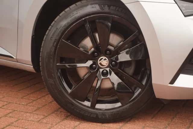Škoda Superb (2021) thumbnail 2