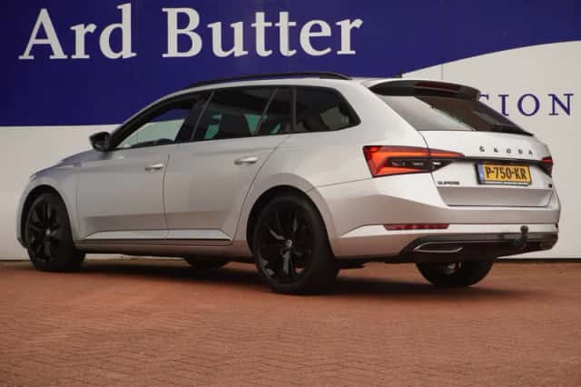 Škoda Superb (2021) thumbnail 3