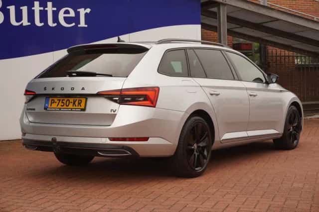 Škoda Superb (2021) thumbnail 5