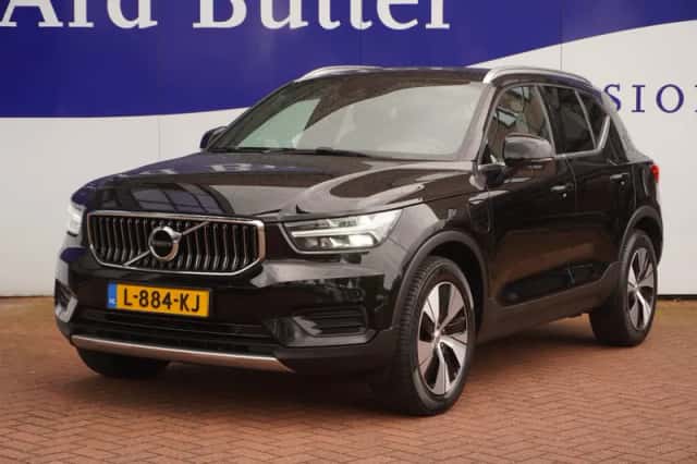 Volvo XC40 (2021) thumbnail 2