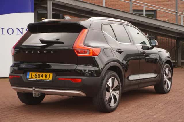 Volvo XC40 (2021) thumbnail 4