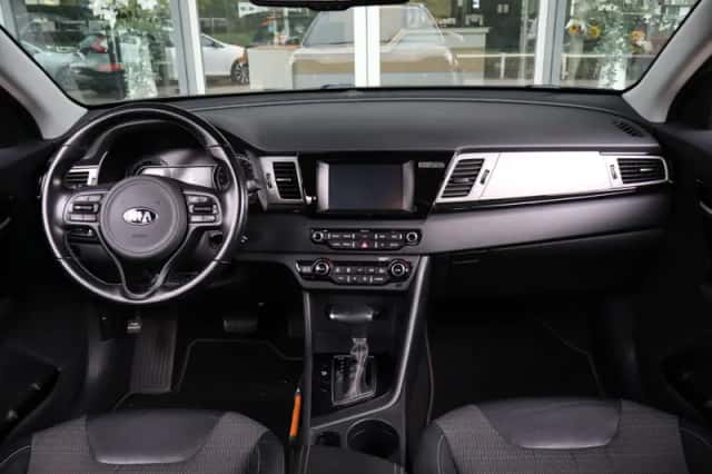 Kia Niro (2018) thumbnail 3